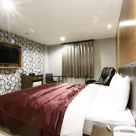Hua Xiang Motel - Arena Kaohsiung Bagian luar foto