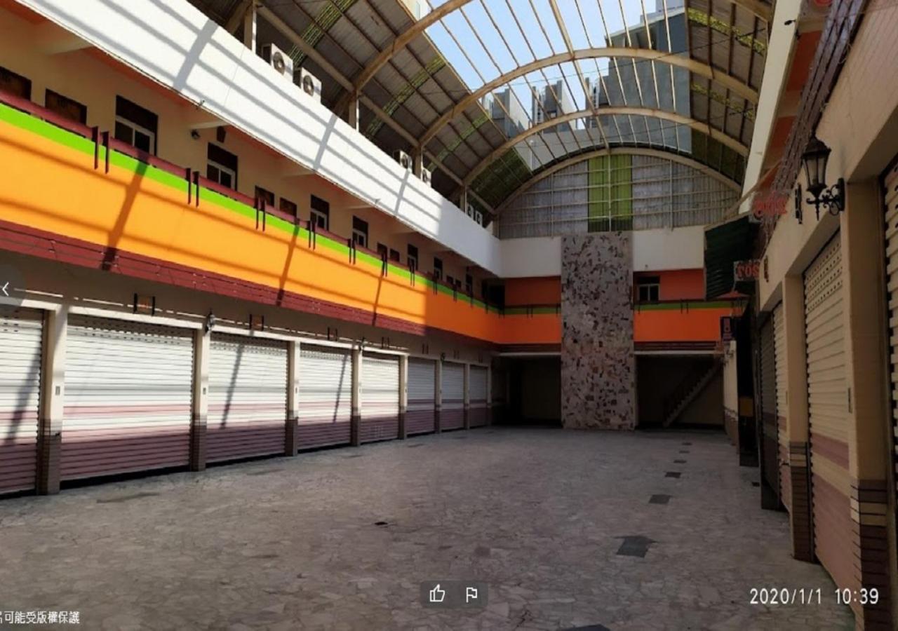 Hua Xiang Motel - Arena Kaohsiung Bagian luar foto