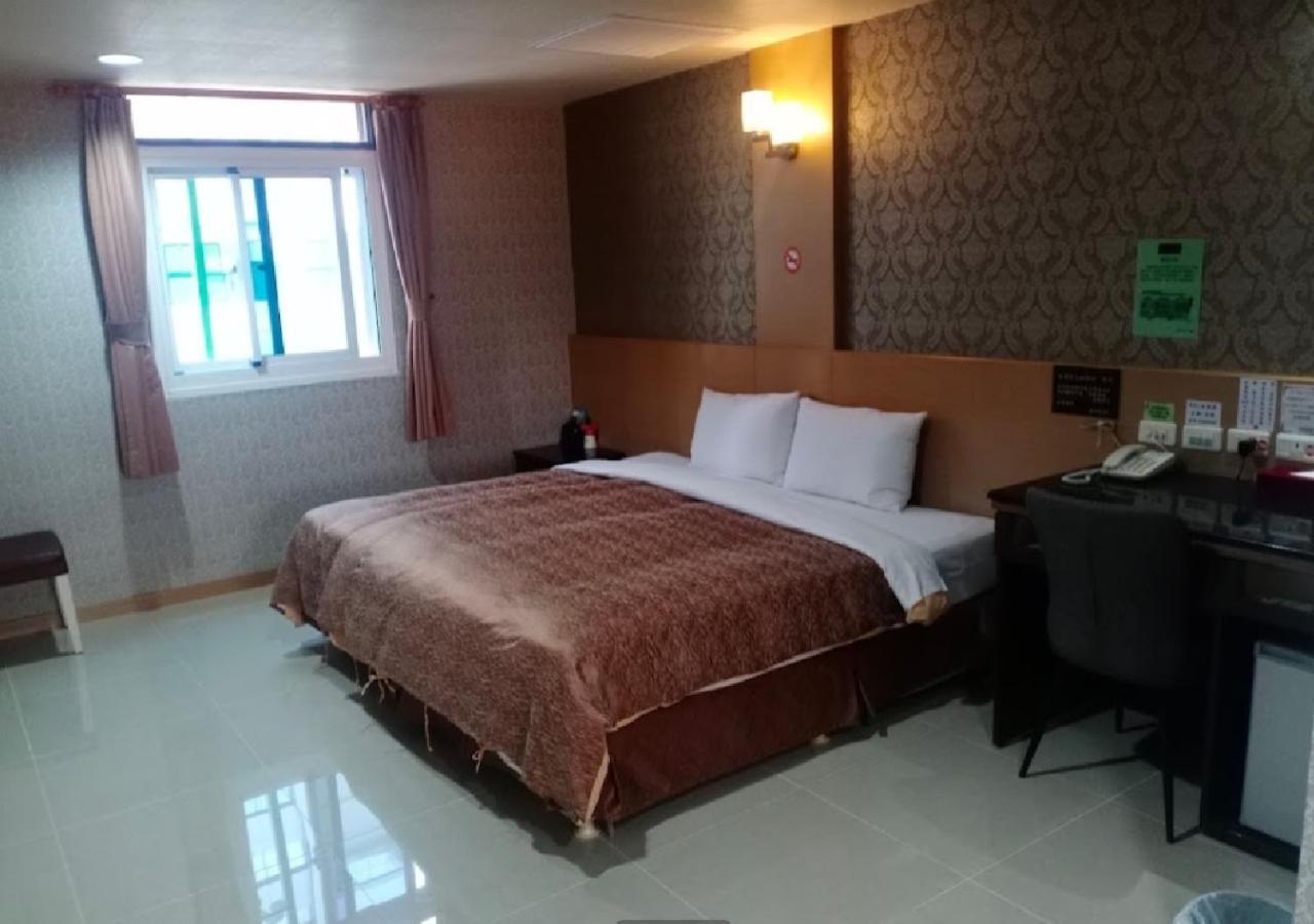 Hua Xiang Motel - Arena Kaohsiung Bagian luar foto