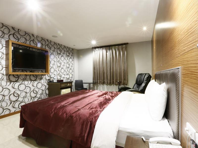 Hua Xiang Motel - Arena Kaohsiung Bagian luar foto