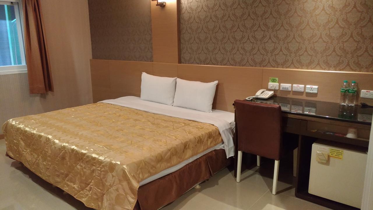 Hua Xiang Motel - Arena Kaohsiung Bagian luar foto